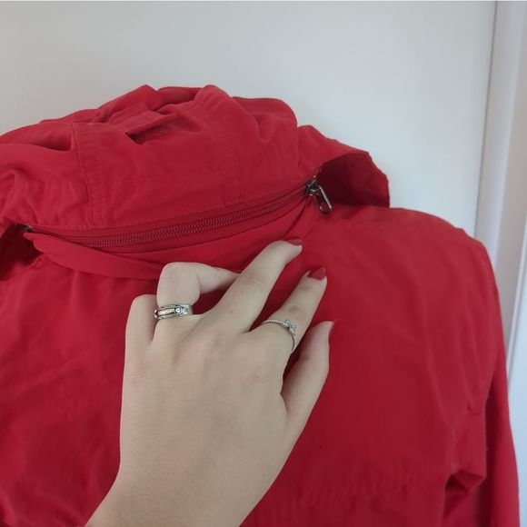 L.L. Bean Red Outdoor Camping Hiking Windbreaker Hooded Jacket Size PM - Picture 8 of 11